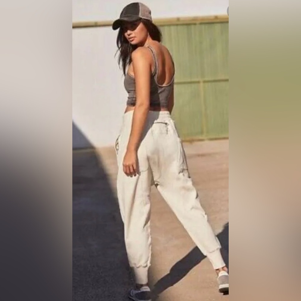 Free People June Bug Jogger Harem
High Rise Sweatpants in off-White 
XS